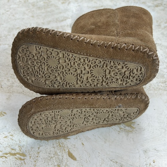UGG baby boots brown size 4/5 - Picture 6 of 9